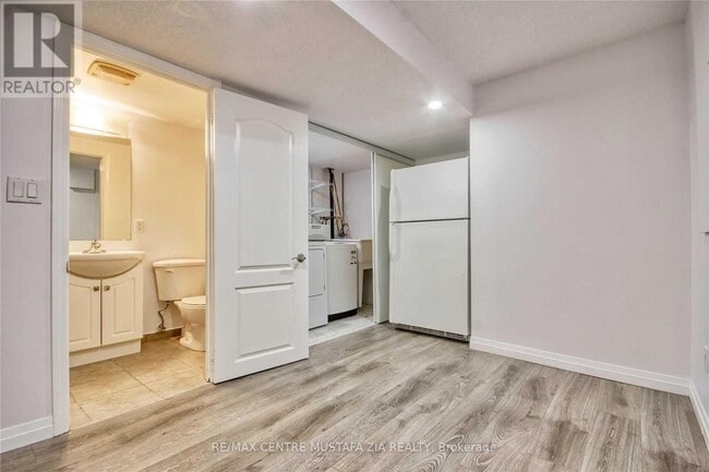 Building Photo - 3554 Stonecutter Crescent