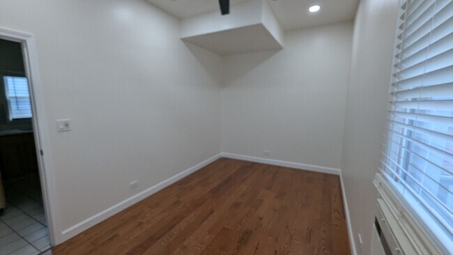 Foto del edificio - 2834 W Fletcher St