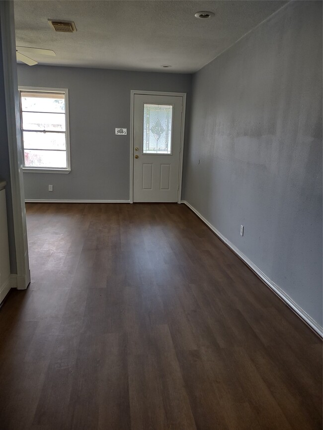 Foto del edificio - 6027 Belneath St