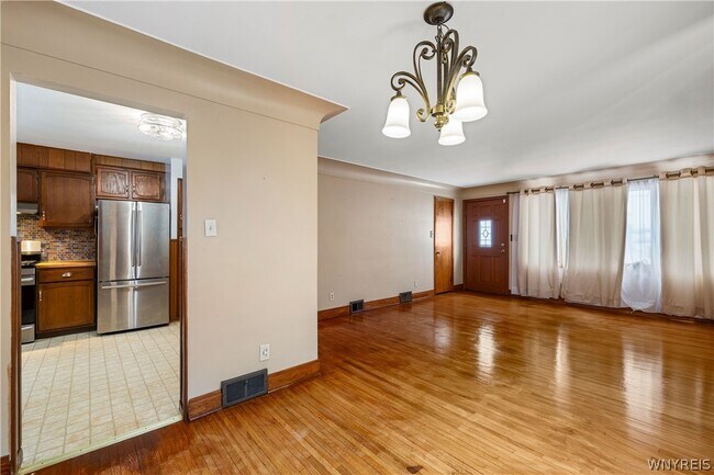 Foto del edificio - 133 Halstead Ave