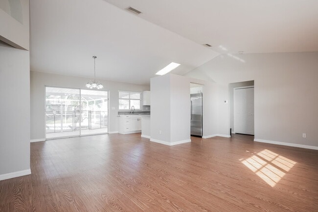 Foto del edificio - 3406 SW 14th Pl