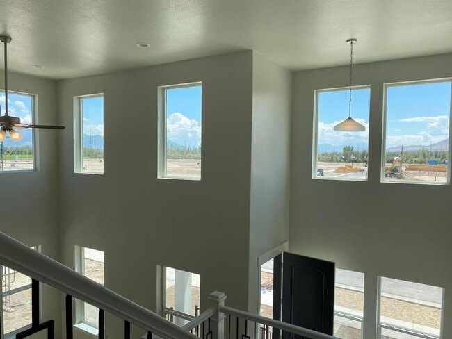 Building Photo - 3742 Canyon Falls Dr