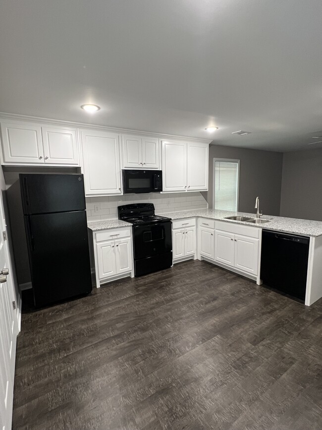 kitchen - 47 Arbor Cove Dr