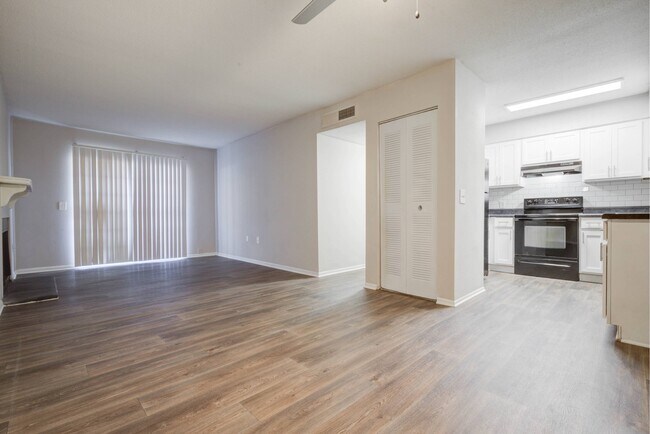 Foto del edificio - Chimneys of Greenville