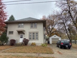 Building Photo - 1003 4th Ave