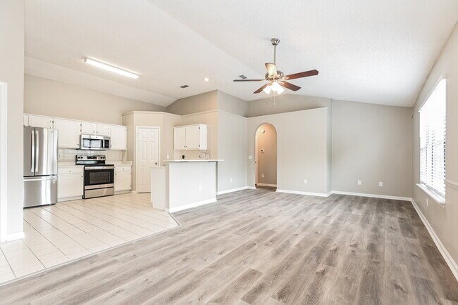 Foto del edificio - 8840 St Lucia Ct