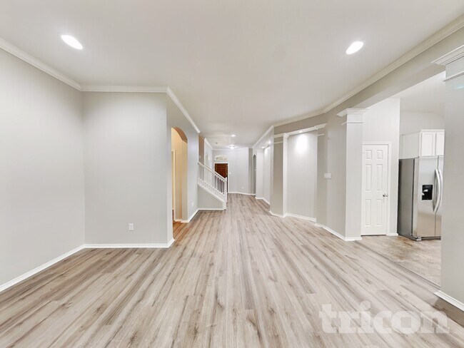 Building Photo - 630 Azalea Dr