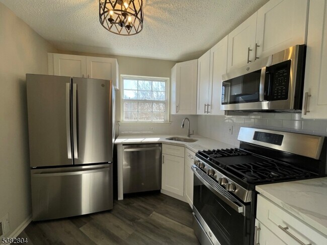 Foto del edificio - 1242 Garrison Ct