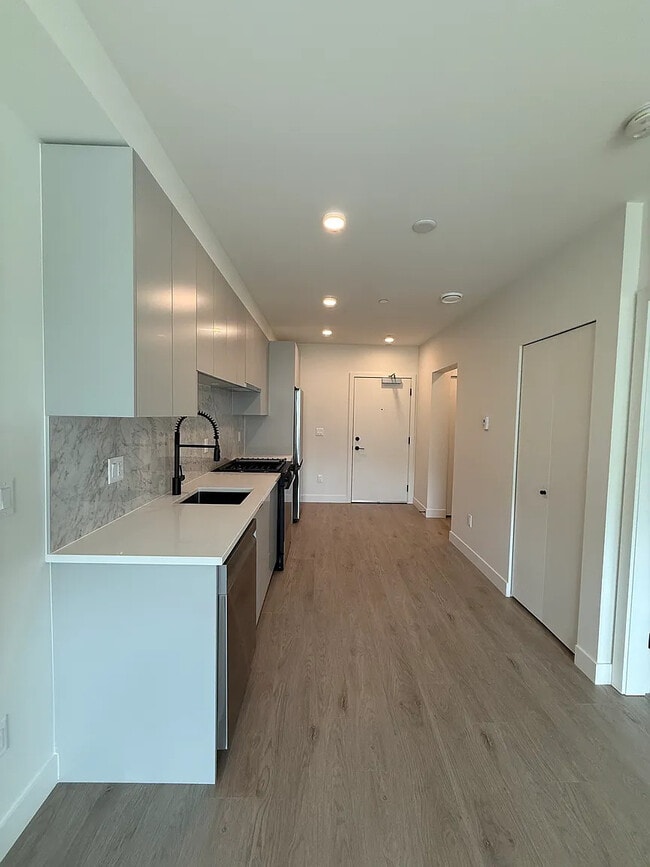 Building Photo - 13238-13105 105 Ave