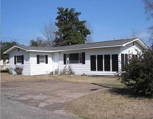 Primary Photo - 11432 Kings St
