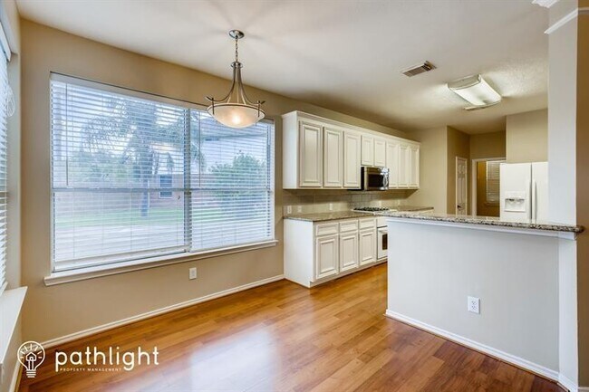 Foto del edificio - 4419 Sugarvine Ct