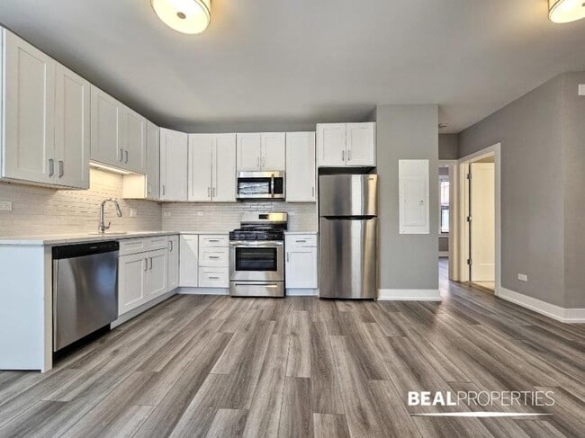 Building Photo - 1 bedroom in CHICAGO IL 60613