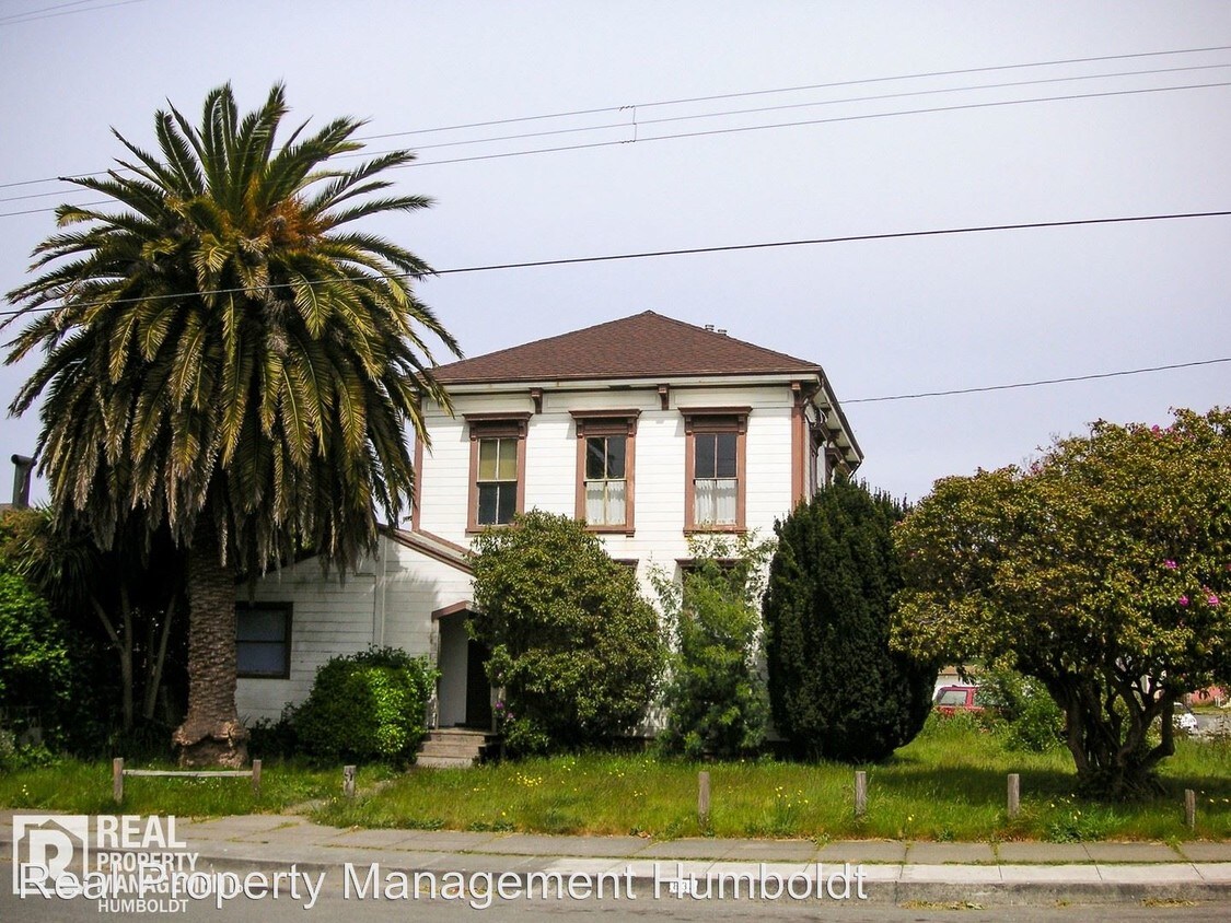 Building Photo - 833 L St