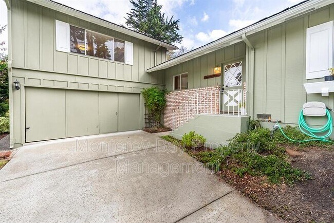 Building Photo - 1411 Augusta Pl