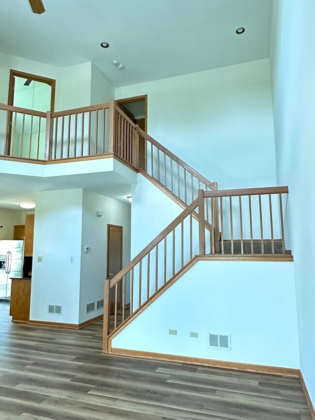 Building Photo - 752 Big Timber Dr