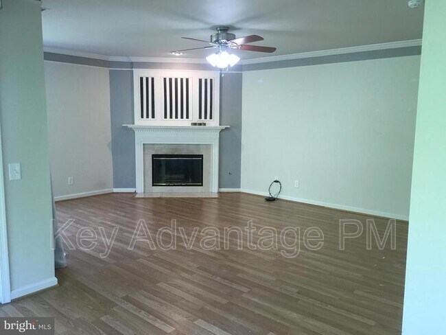 Foto del edificio - 9278D Cardinal Forest Ln