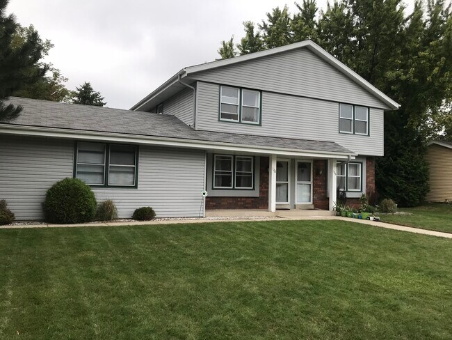Building Photo - 126 W Niesen Dr