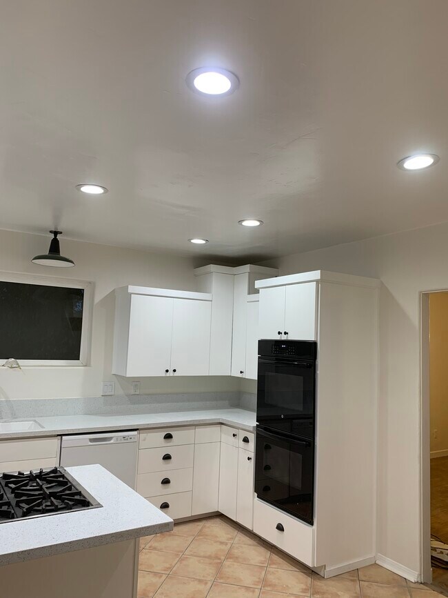 Foto del edificio - 613 N Mountain View Pl