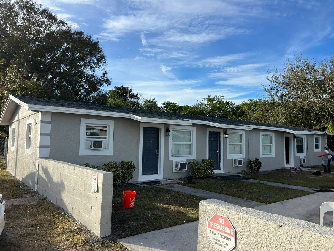 Foto principal - 2570 42nd St