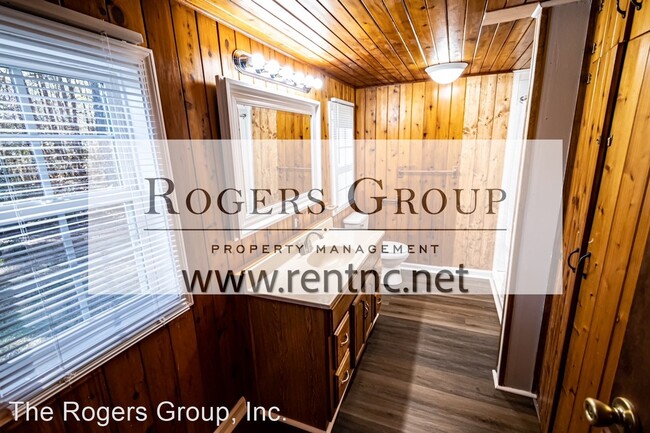 Building Photo - 3 br, 2 bath House - 543 W. Green St.