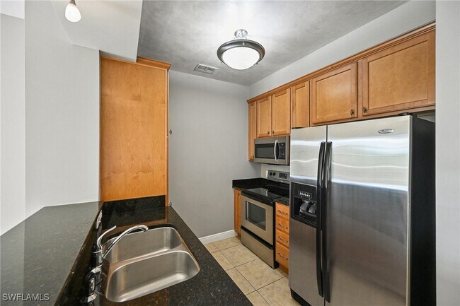 Building Photo - 8000 Via Sardinia St