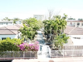 Building Photo - 8335 Crespi Blvd