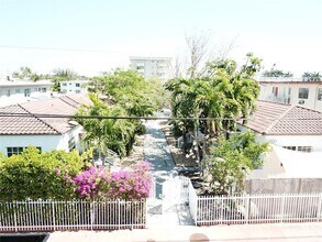 Building Photo - 8335 Crespi Blvd