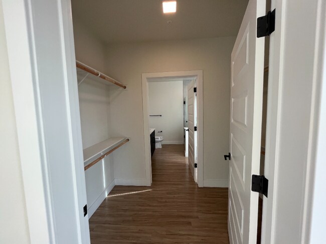 Foto del edificio - 1420 E 18th Ave