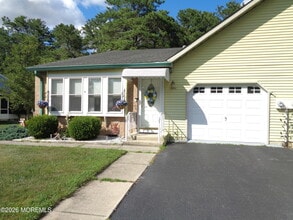 Building Photo - 135A Sunset Rd