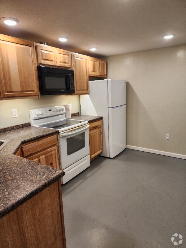 Building Photo - 614 N 14th St