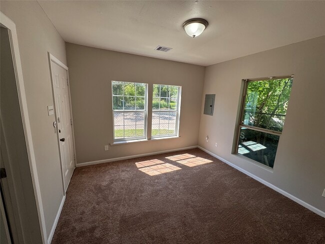 Building Photo - 3231 Holman St