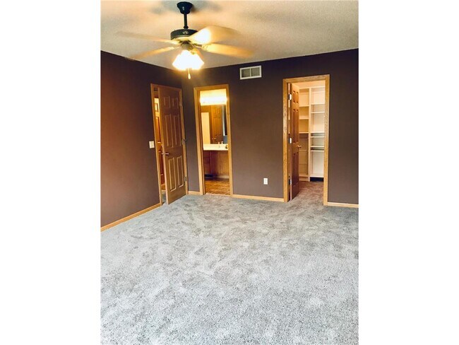 Foto del edificio - 597 Woodduck Dr