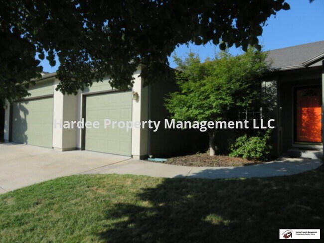 Building Photo - 6401 S Liveoak Pl