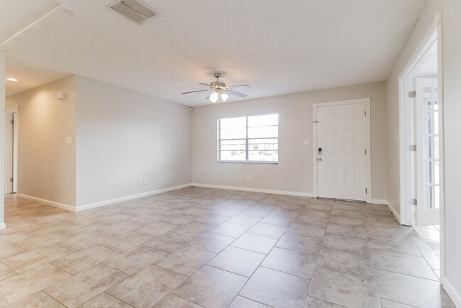 Building Photo - 4717 Seattle St