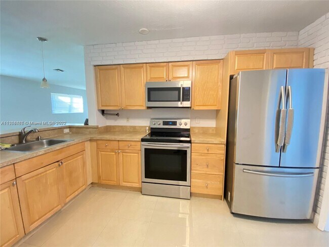 Building Photo - 6901 Park St