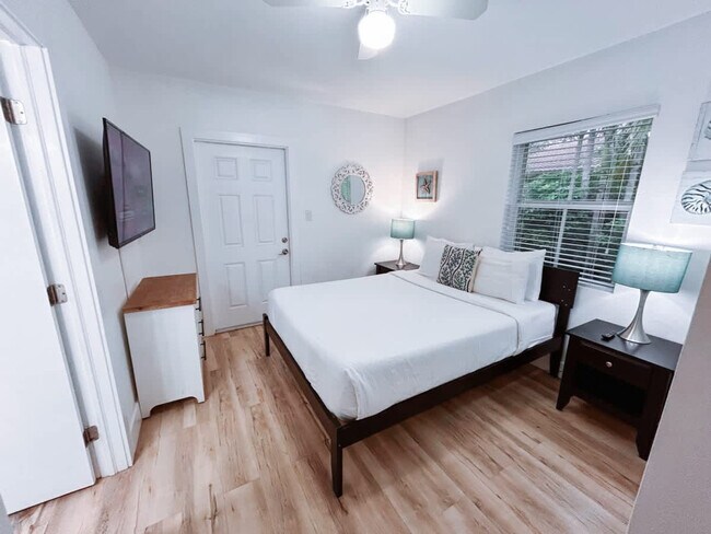 Foto del edificio - 3316 SE 4th St