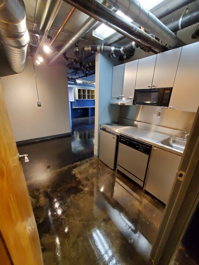 2899 N Speer Blvd Unit 105, Denver, CO 80211 Condo for Rent in Denver