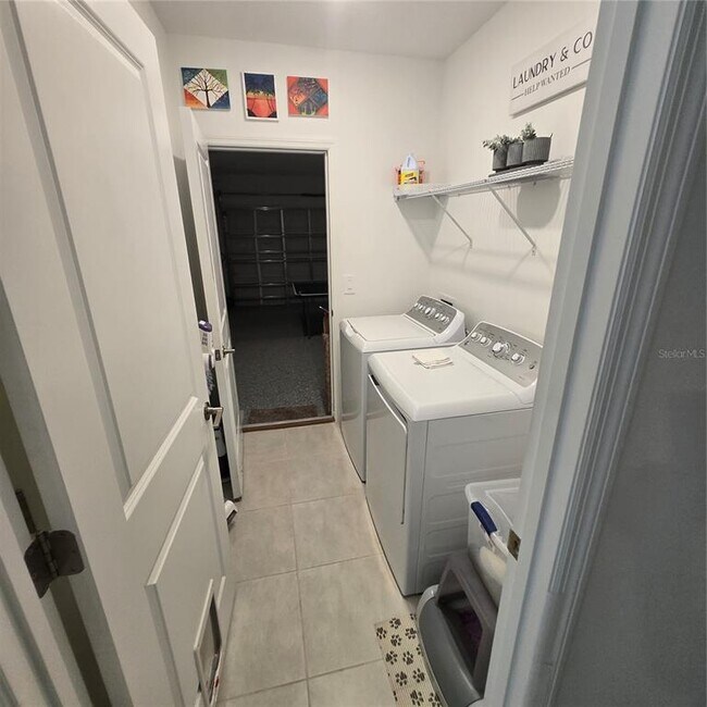 Building Photo - 200 Citrine Lp