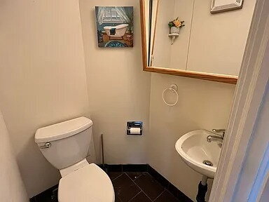 Foto del edificio - This charming, 2-bedroom single family can be yours to call home. Inside, you'll find a well-desi...