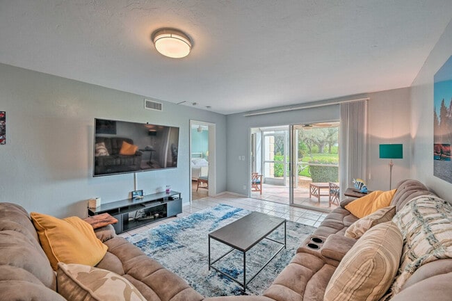 Foto del edificio - 320 Horse Creek Dr