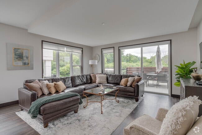 2BR, 2BA - 2,237SF - Living Room - Ventana Wayzata