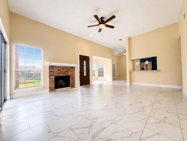 Foto del edificio - 11840 Spring Grove Dr