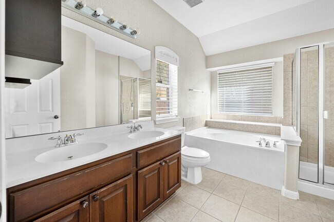 Building Photo - 12812 Appaloosa Chase Dr