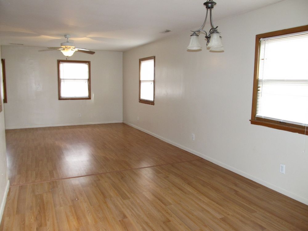 Primary Photo - 706 N Willow Ave
