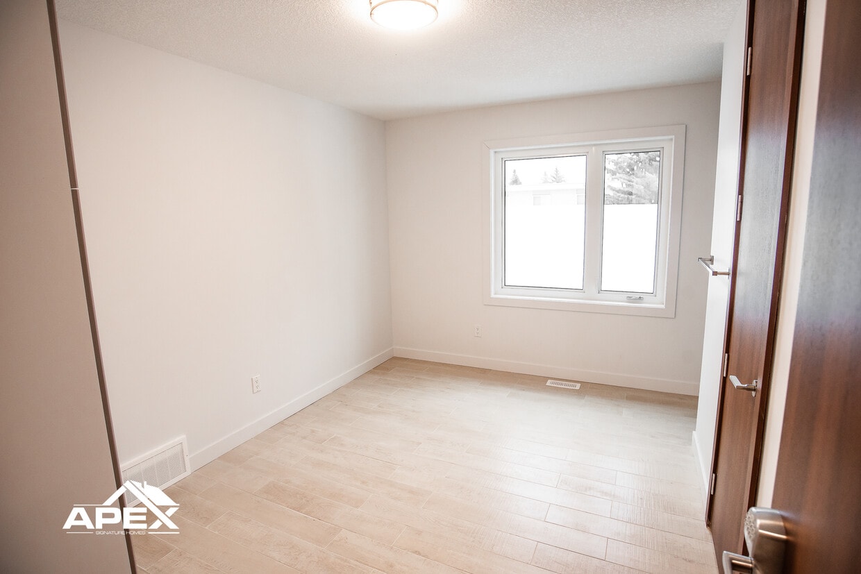 Primary Photo - 10708-10785 85 Ave