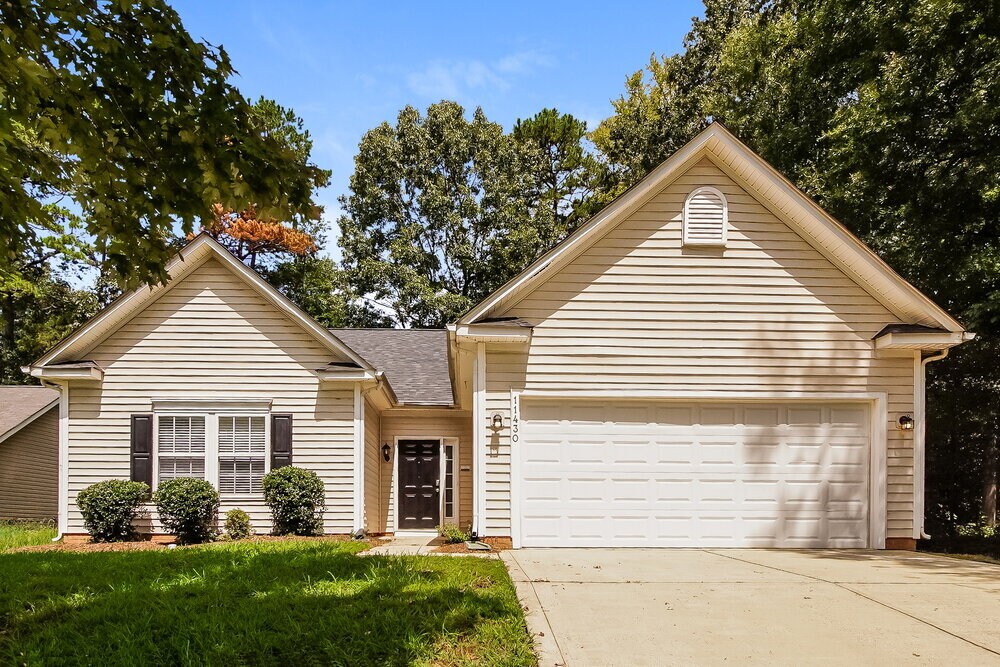 Foto principal - 11430 Northwoods Forest Dr