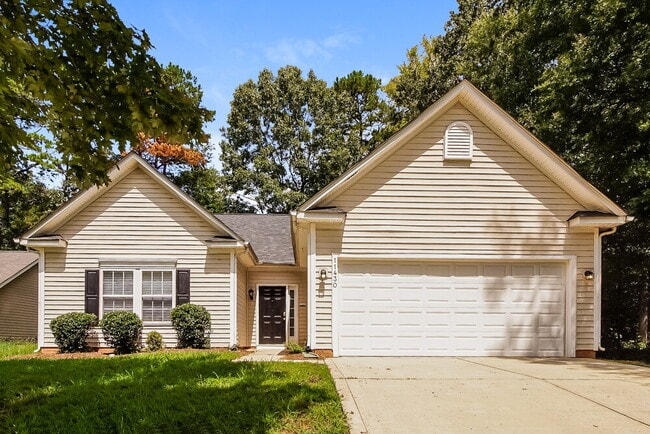 Building Photo - 11430 Northwoods Forest Dr