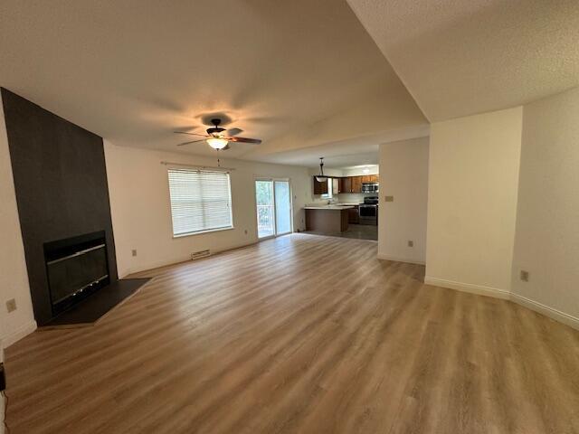 Building Photo - 3701 Santiago Dr