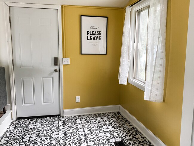 Foto del edificio - 1012 Englewood Ave