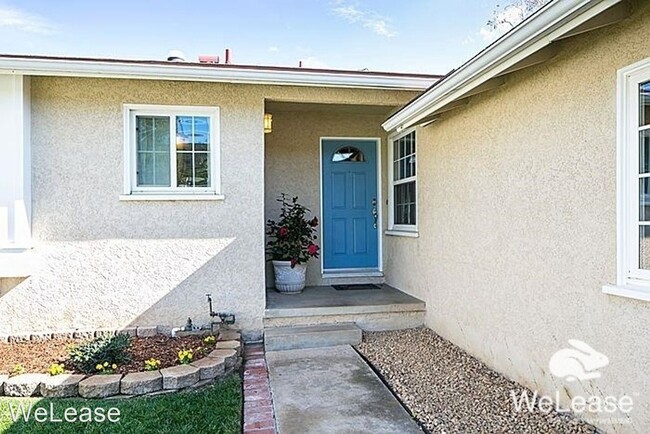 3 br, 1.5 bath House - 1363 Bluebird St. photo'